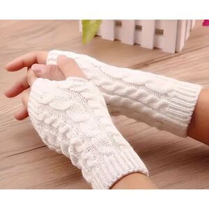 Women’s Cable Knit Fingerless Gloves White One Size